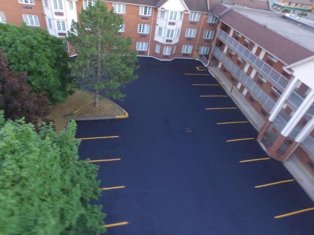 Travelodge By Wyndham Lundys Lane