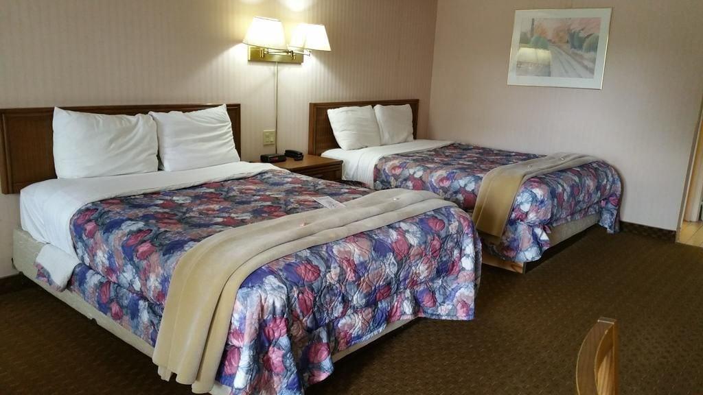 Travelodge By Wyndham Lundys Lane Hotel 3*