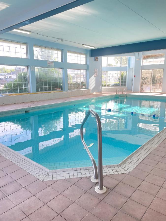 Hotel Travelodge By Wyndham Lundys Lane Niagara Falls