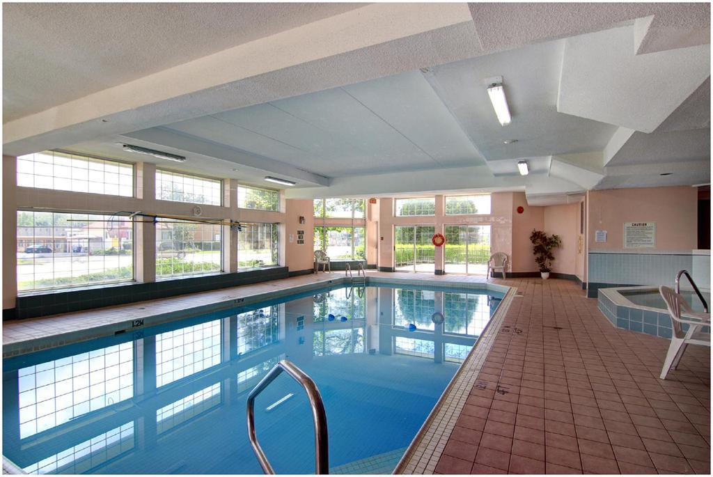 Hotel Travelodge By Wyndham Lundys Lane Niagara Falls